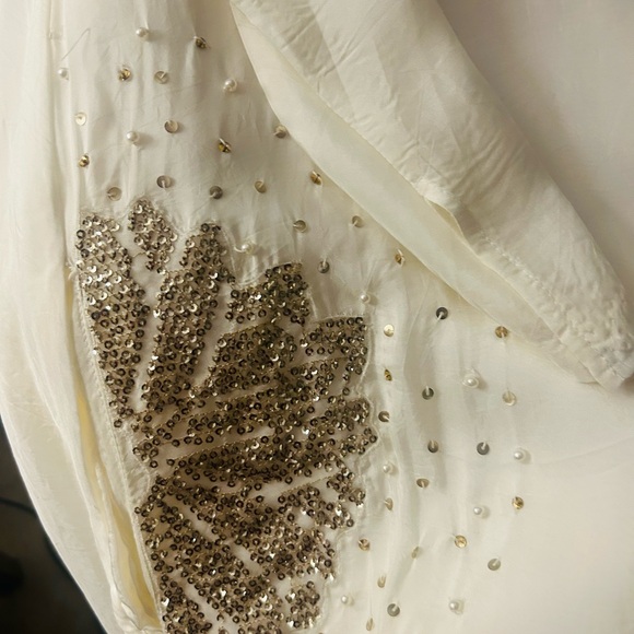 Elegant Cream Pakistani two piece outfit - Picture 9 of 11